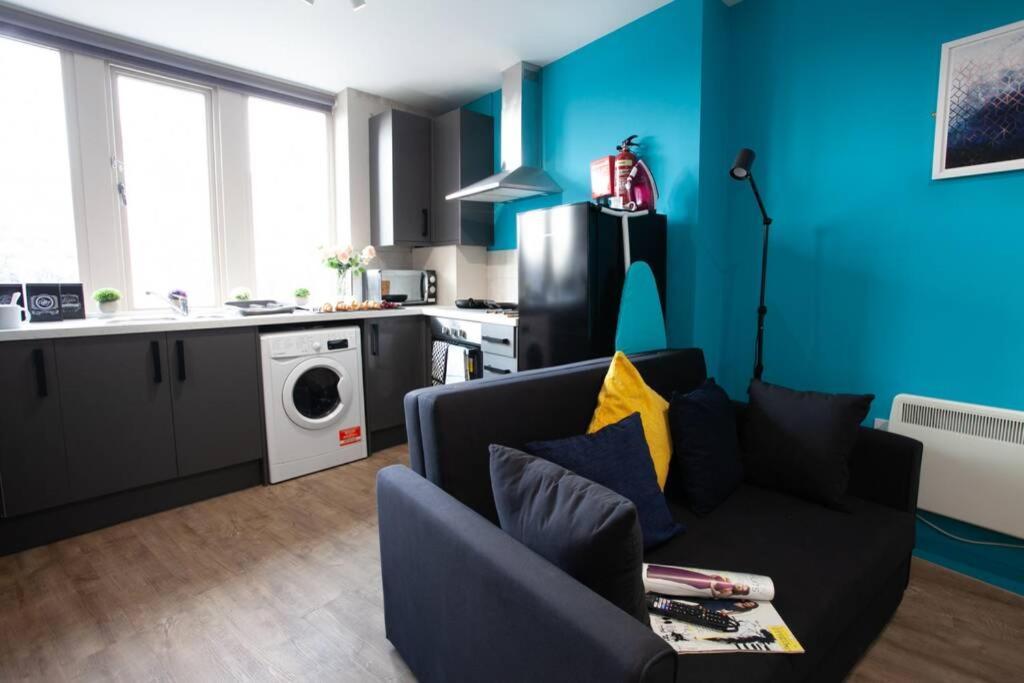 Stylish Central Location 2Bd Apartment Wigan Exterior photo