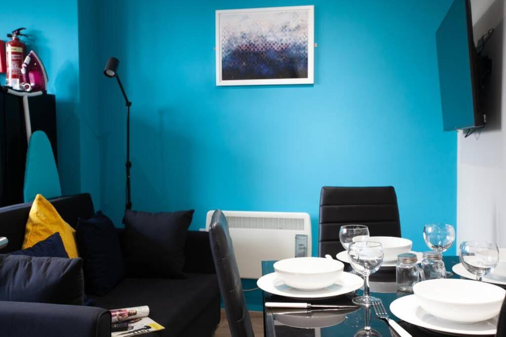 Stylish Central Location 2Bd Apartment Wigan Exterior photo